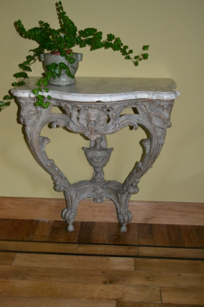 Louis XV console with white marble