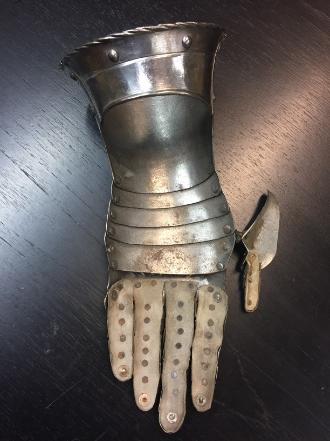 german left hand gauntlet of armour